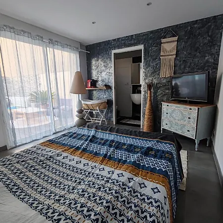 D'hotes Privee Et Independante Avec Piscine Bed & Breakfast